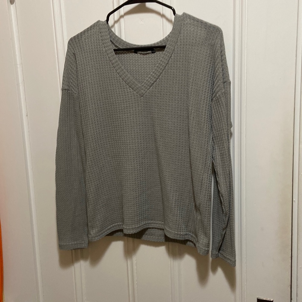 Waffle knit grey v-neck